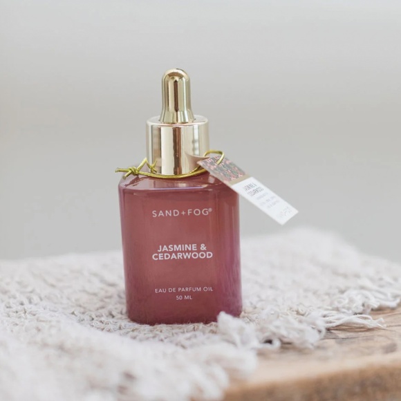 Sand + Fog Jasmine & Cedarwood 50 ml Oil Dropper - Picture 4 of 6